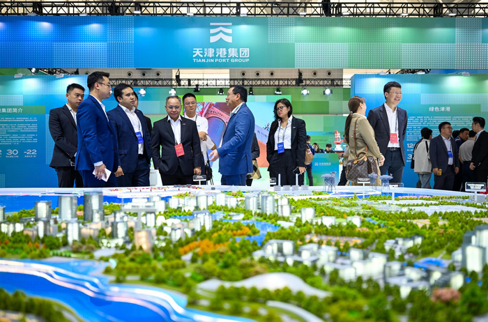 中国建造业加快绿色化智能化转型升级